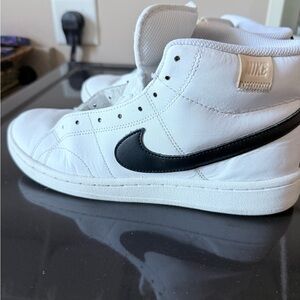 Nike Court Royale 2 mid shoes